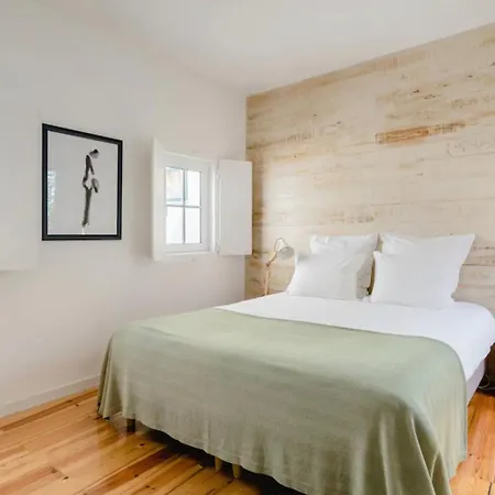 Apartment 2br Terrace W Ac - Time Out Market | By Airnest