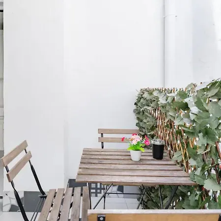 Apartment 2br Terrace W Ac - Time Out Market | By Airnest