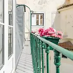 2br Terrace W Ac - Time Out Market | By Airnest Апартаменти *