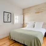 Апартаменти 2br Terrace W Ac - Time Out Market | By Airnest