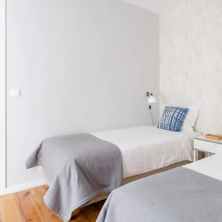 2br Terrace W Ac - Time Out Market | By Airnest Апартаменти